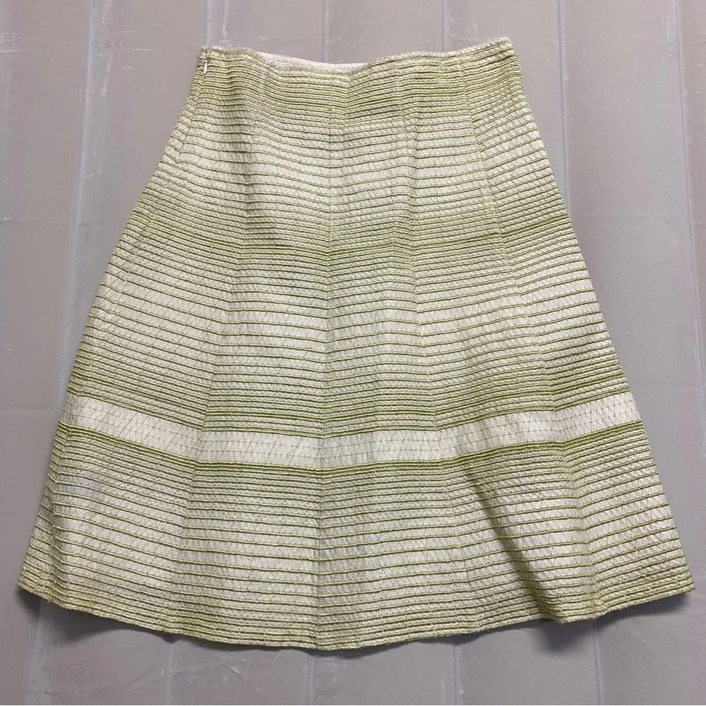 Club Monaco Women’s Skirt Size 6 A Line Embroidered 100% Cotton Textured Modest